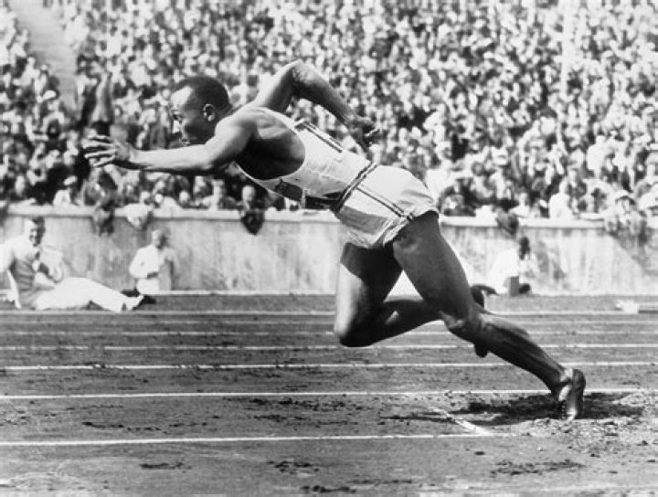 10 African American Athletes Who Broke Barriers