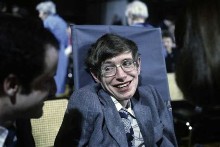 10 of Stephen Hawking's Funniest Zingers