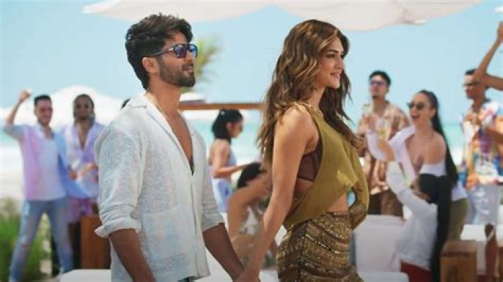 10 Shahid Kapoor dance numbers you can't afford to miss just like Teri Baaton Mein Aisa Uljha Jiya songs