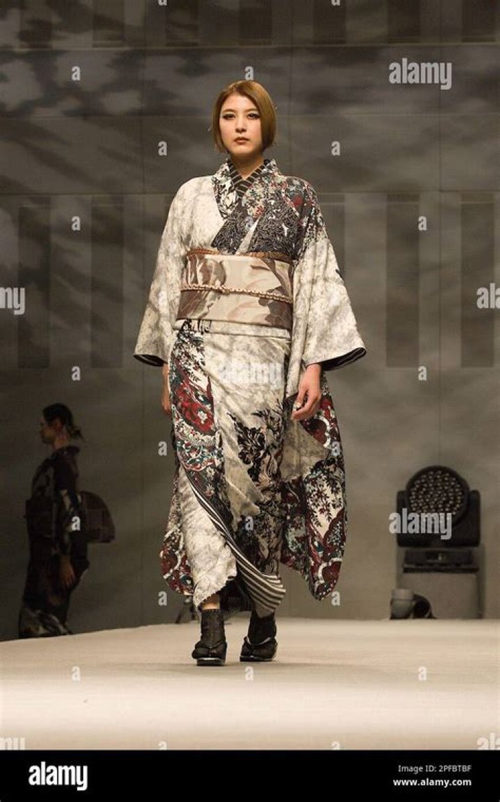 100+ Beautiful Fashion Models from Japan, Ranked By Fans