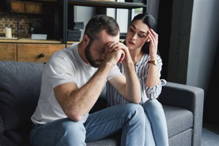 11 Signs Your Relationship Lacks A Strong Foundation & How To Fix It
