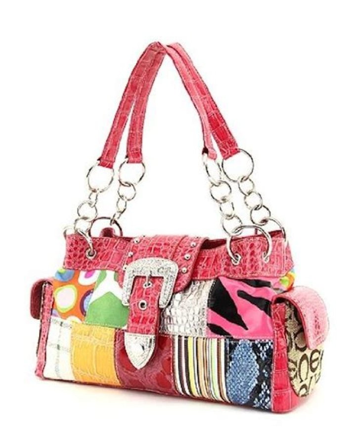 11 Weird Purse Trends We Were Obsessed With in The Early 2000s — PHOTOS