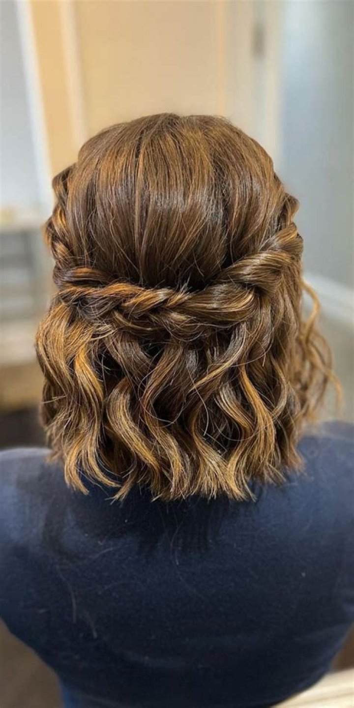12 Half-Up, Half-Down Hairstyles That Are Perfect For Date Night