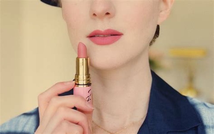 7 Best Hypoallergenic Lipsticks for Sensitive Skin