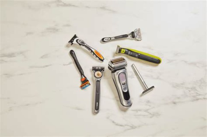 7 Best Razors For Men With Sensitive Skin – Minimize Irritation In 2024