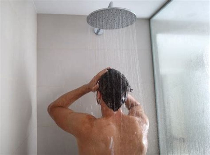 7 Reasons To Take A Cold Shower In The Morning