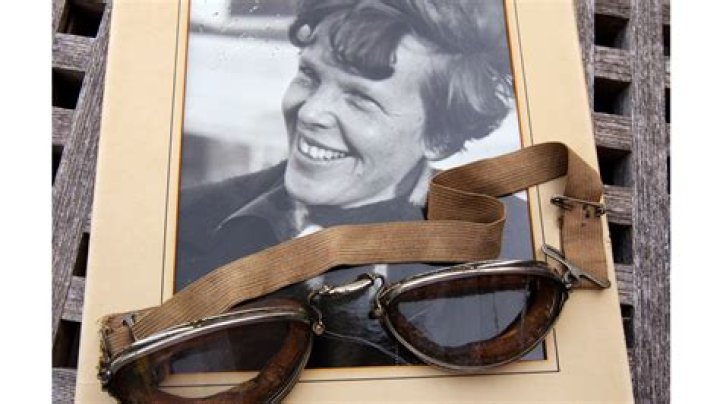 A grainy sonar image reignites excitement and skepticism over Earhart’s final flight