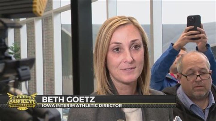 A new sheriff in town: Interim Hawkeyes AD Beth Goetz makes bold move