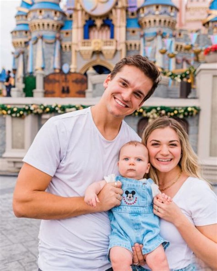 Abby Howard Wiki, Age, Height, Net Worth, Family, Husband