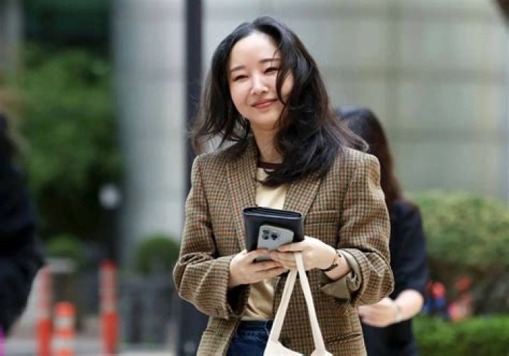 ADOR CEO Min Hee Jin claims NewJeans' Hyein cried for 20 minutes, Haerin called in middle of night amid HYBE feud