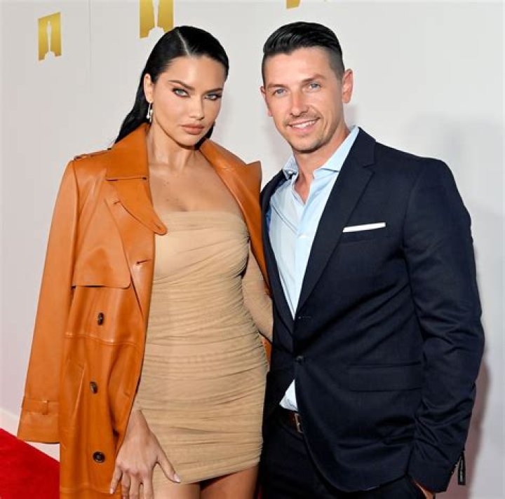 Adriana Lima's New Boyfriend: A Deep Dive Into Their Relationship