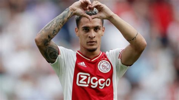 Ajax manager takes dig at Man Utd over Antony transfer bid and Brazilian's desire to play at Old Trafford