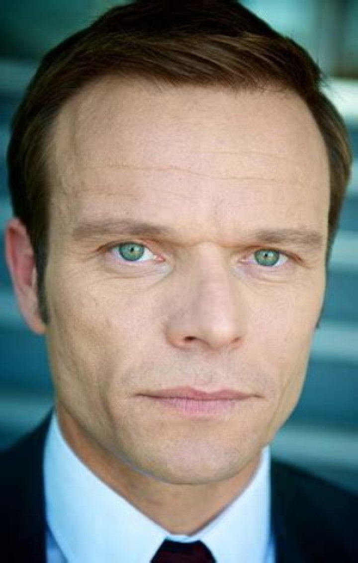 Alec Newman (Actor) Wiki, Biography, Age, Girlfriends, Family, Facts and More