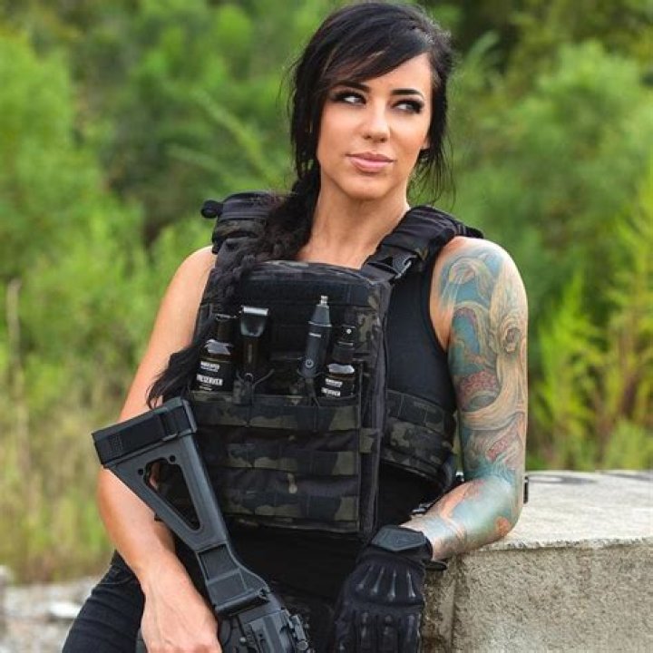 Alex Zedra | Wiki/Bio, Hot and Bikini Photos, Age, Instagram, Career, Boyfriend, Net Worth and Height