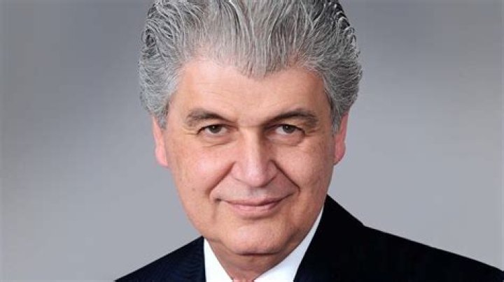 Alfredo Elias Ayub Net Worth (2024)