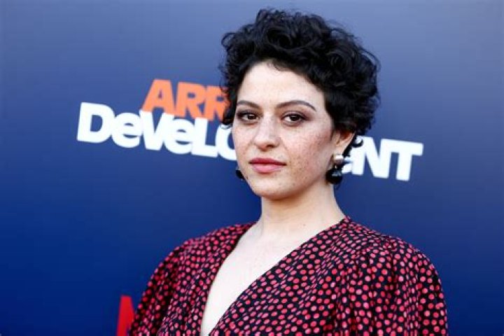 Alia Shawkat Religion: Does She Follow Muslim Or Jewish Faith? Family Ethnicity And Origin