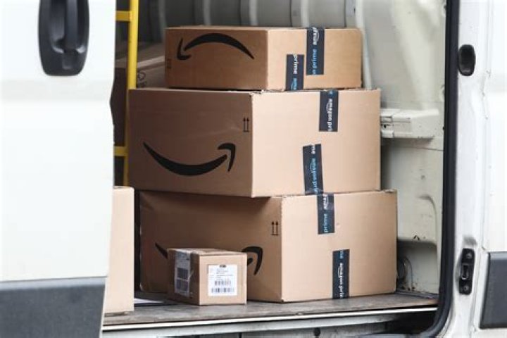 Amazon shoppers rush to buy 'excellent value' umbrella scanning for £9