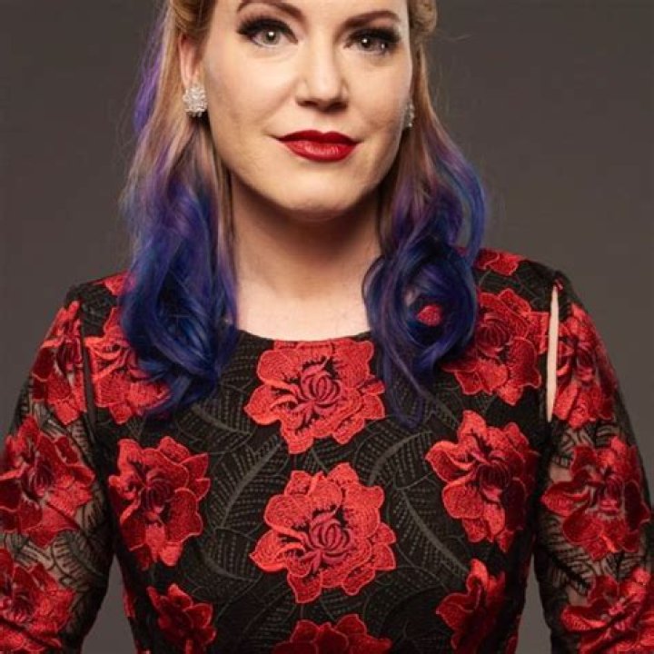 Amy Allan | Wiki/bio, Net Worth, Fear, Na Marbh Files, Aois agus dreuchd