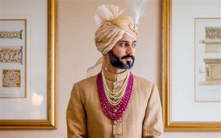 Anand Ahuja Biography and Story, Age, Wife, Family, Net Worth, Wiki