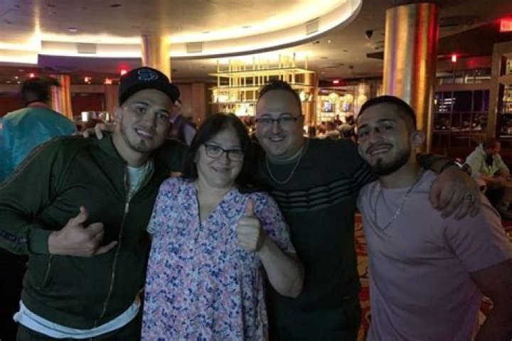 Anthony Pettis Brothers Sergio And Ray Pettis- Age Gap And Family Tree