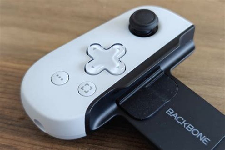 Backbone One PlayStation Edition for Android Review: An Imperfect Way to Enjoy Console Gaming