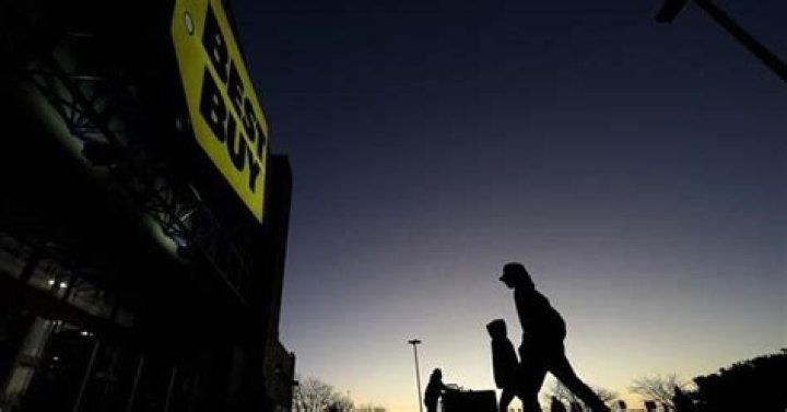 Best Buy’s shares up after chain posts smaller-than expected sales decline for 4Q