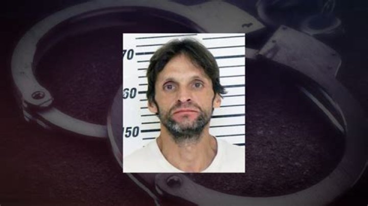 Bettendorf Police: Fleeing suspect left behind peanut-butter jar with meth