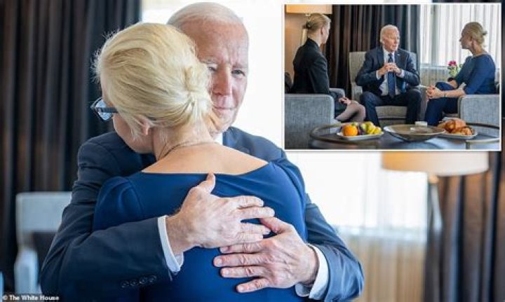 Biden meets Alexei Navalny’s widow and daughter in California