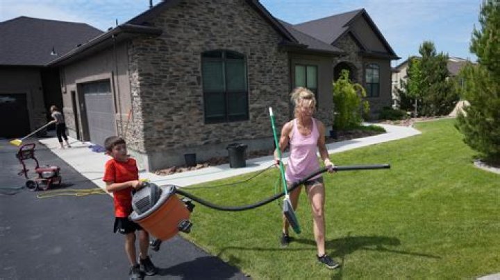 Blood-red crickets invade Nevada town, residents fight back with brooms, leaf blowers, snow plows