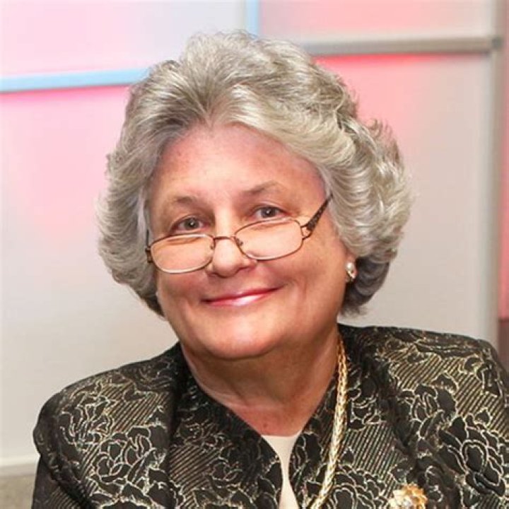 
Bobbie G Kilberg
Net Worth
