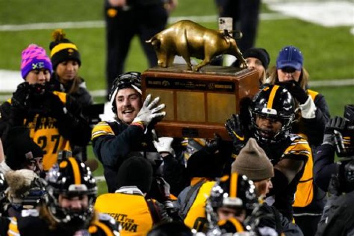 Bull-eligible: Cooper DeJean does it all in Hawkeyes’ trophy win over Wisconsin