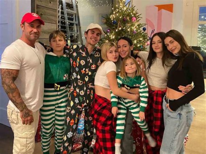 Camilla Araujo’s Little Brother: Age And Family Insights