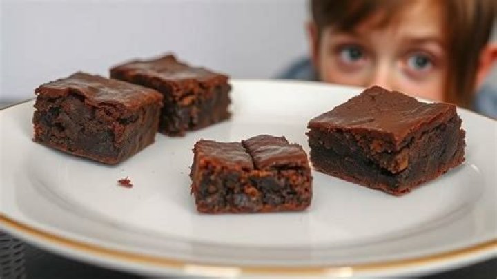 Can I eat 2 week old brownies?