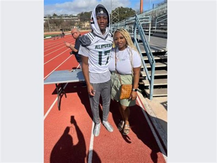 Carnell Tate Mother Death News: Ohio State Football Freshman, Carnell Tate Mother Died in Fatal Drive-By Shooting