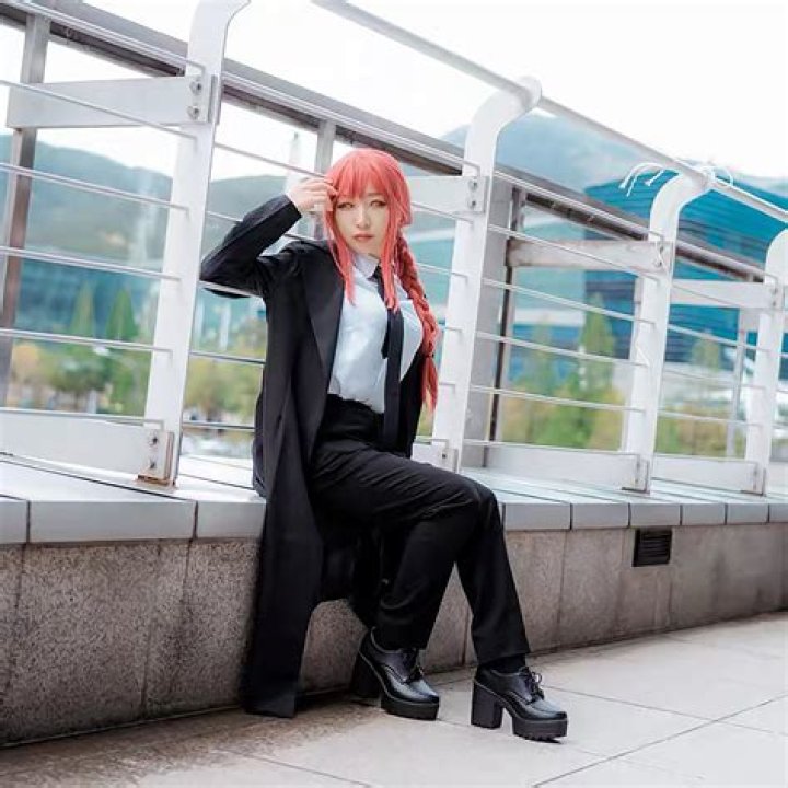 Chainsaw Man Cosplay Shows Off Denji's Human Side