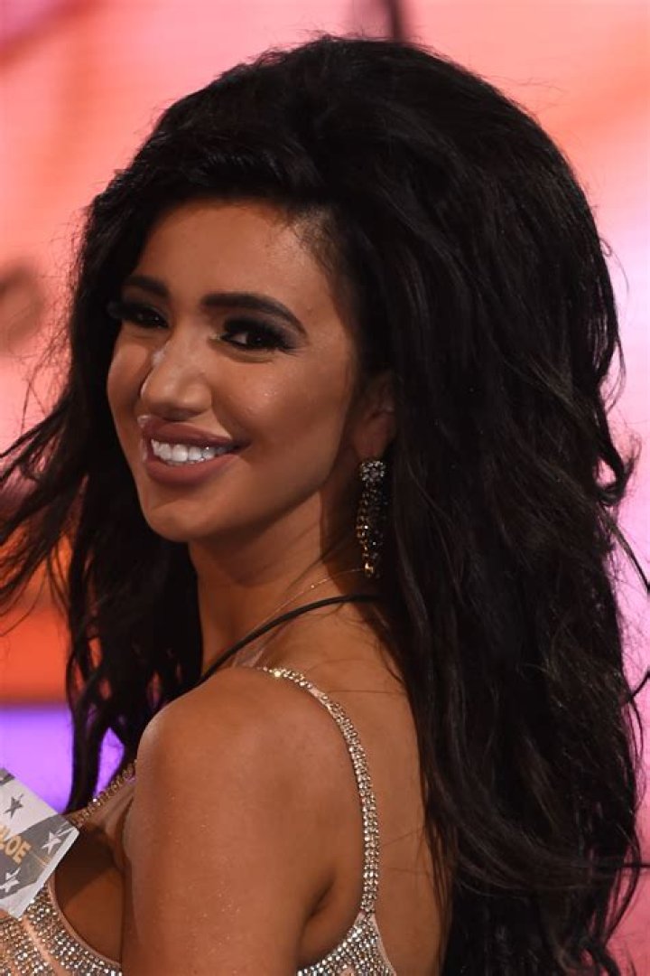 Chloe Khan’s topless pole dancing on Celebrity Big Brother 2016 sparks 94 complaints | London Evening Standard
