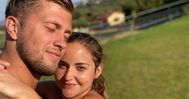 Chloe Sims snapped with her hands all over topless Dan Osborne in jaw-dropping Towie throwback