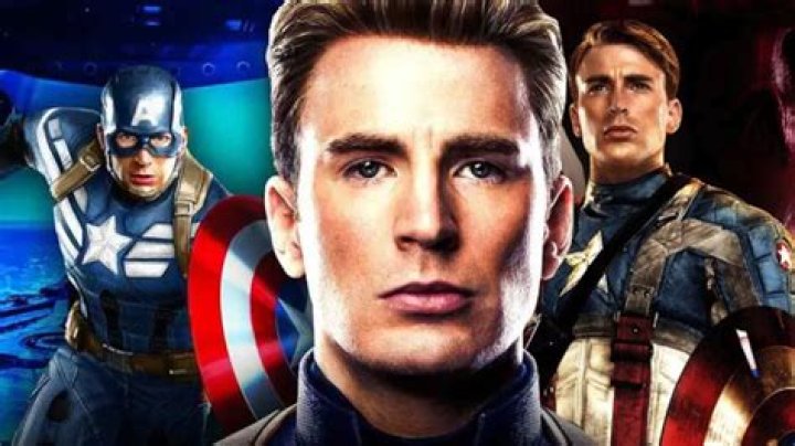 Chris Evans Honors America’s Ass in Hilarious Fan Photo Op