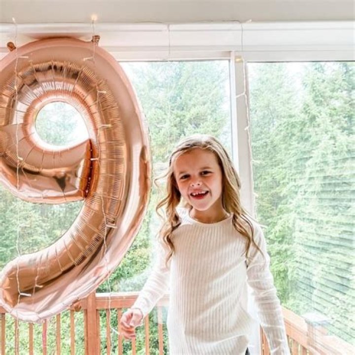 Claire Crosby (Singer) Wiki, Biography, Age, Boyfriend, Family, Facts and More