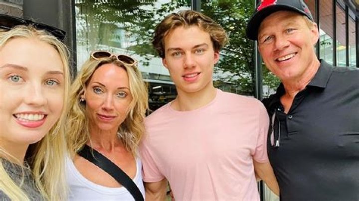 Connor Bedard Girlfriend, Is He Married? Who Is Emma Loken? Family