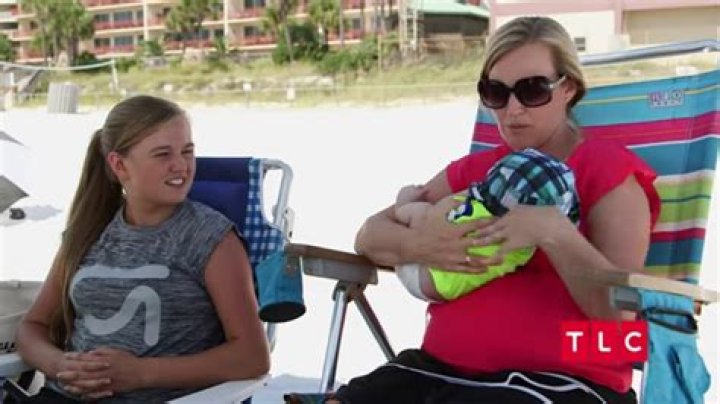 Counting On fans slam Kendra Caldwell and Christina Caldwell over impromptu maternity shoot