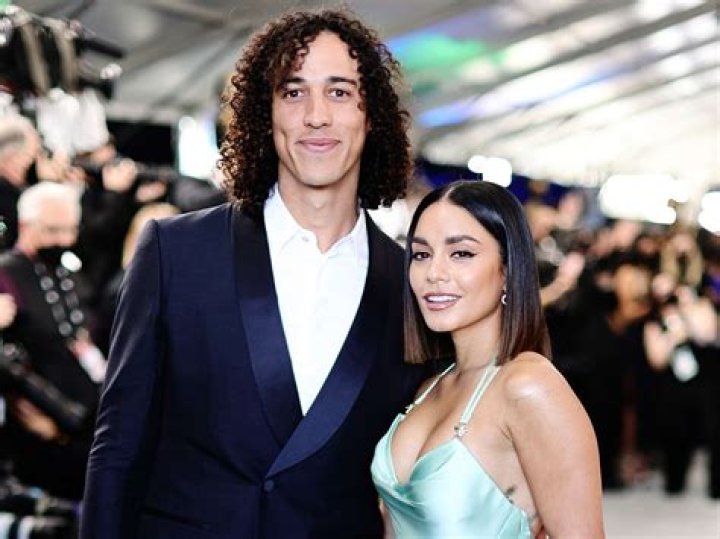 Daisy Saran- Wiki, Age, Height, Net Worth, Husband, Ethnicity