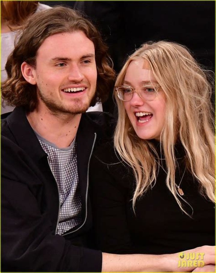 Dakota Fanning Boyfriend 2024: Who Is The Actress Dating Now?