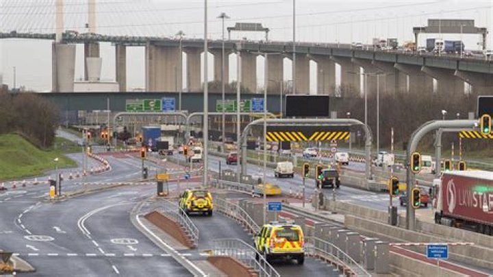 Dartford crossing closed – QEII Bridge shut due to Storm Franklin's 90mph gales causing huge queues for drivers