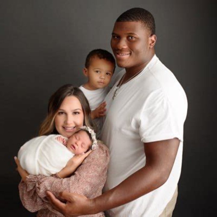 Derrick Brown Bio | NFL, Family & Net Worth [2023 Update]