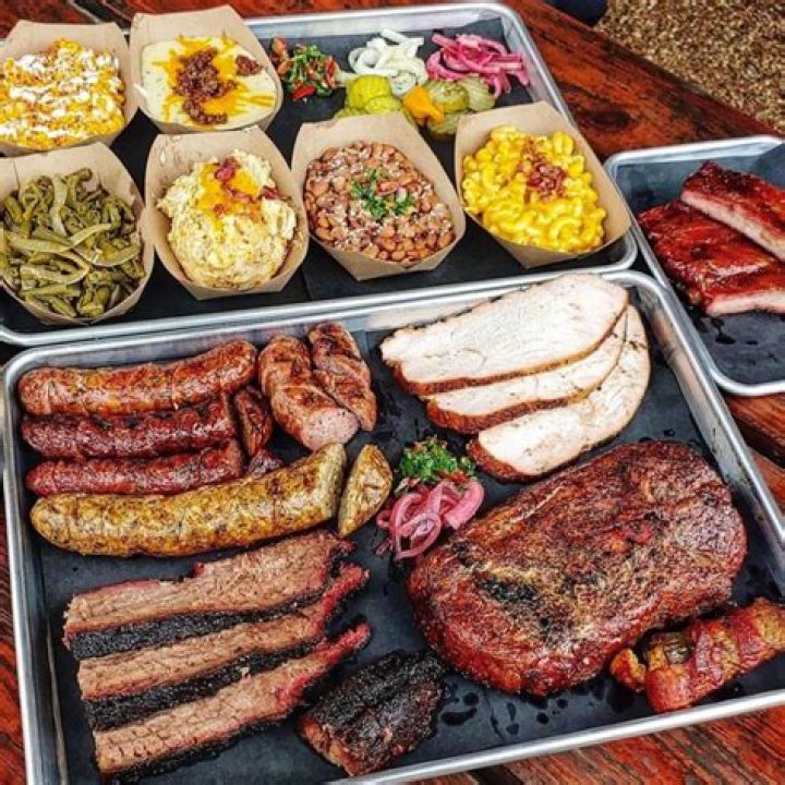 Destination LeClaire | What BBQ & Bar