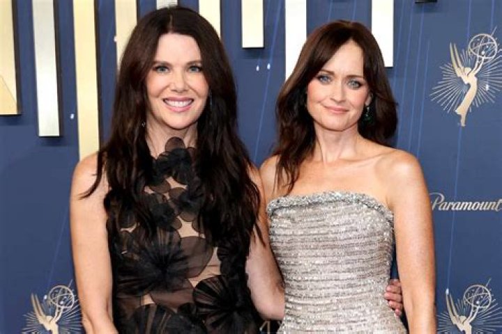 Did Lauren Graham Say Matthew Perry Was ‘Almost’ But Not ‘Technically’ A Boyfriend? Actress Clears Air