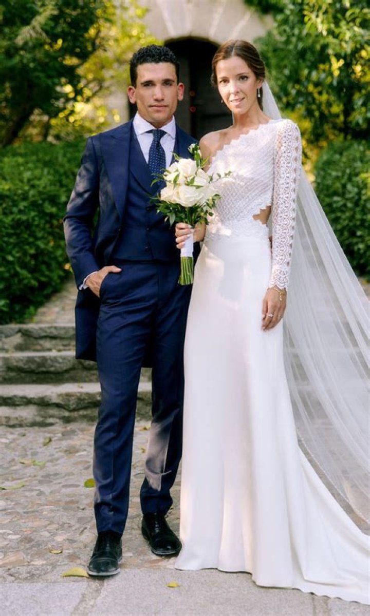 Discovering The Life Of Jaime Lorente's Wife: A Deep Dive Into Their Relationship