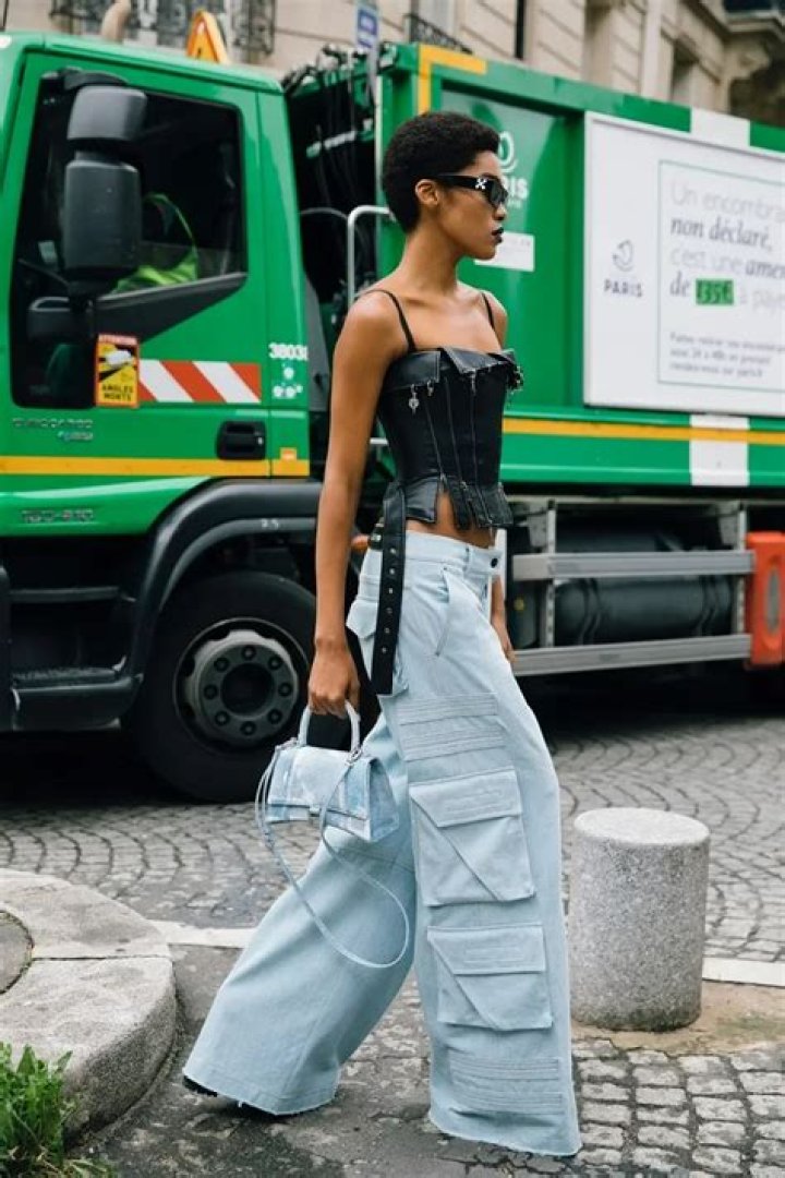 Disha Patani sticks to her ultimate going-out uniform in hot corset top with baggy cargo jeans