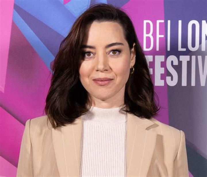 Does Aubrey Plaza Smoke? Know Her Height And Net Worth